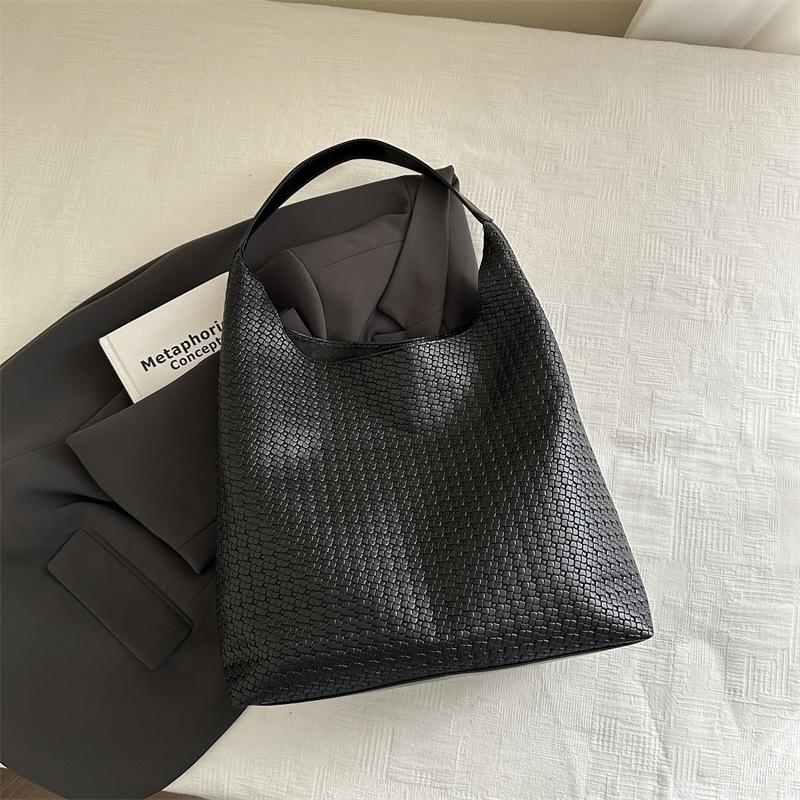 

Осень новая персонализированная модная трендовая сумка-тоут через плечо повседневная нишевая женская сумка большой вместимости