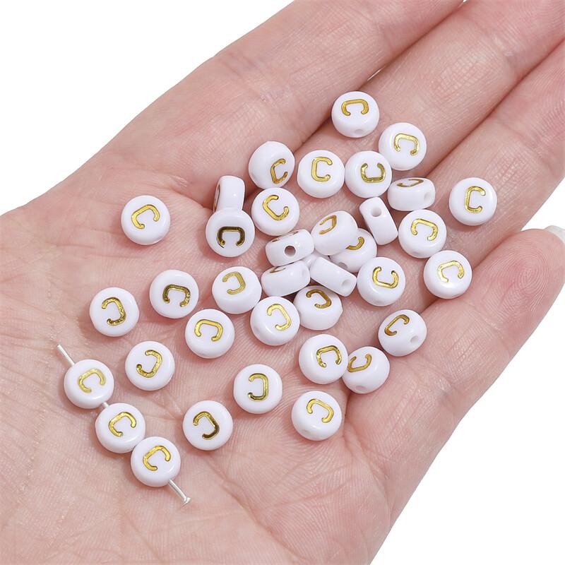 50 ks Akrylové zlaté A-Z anglické písmenkové korálky Ploché kulaté korálky s abecedou pro výrobu šperků DIY Pár Přátelství Náramek Náhrdelník