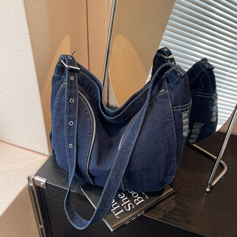 Versatile Denim Big Bag Women's New Fashion Messenger Bag Autumn and Winter Versatile Class Tote Bag