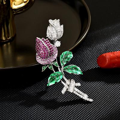 Broche Rose Élégante Design Luxe Léger pour Femmes Broche Tendance et Polyvalente Sens du Design de Niche Accessoires Quotidien