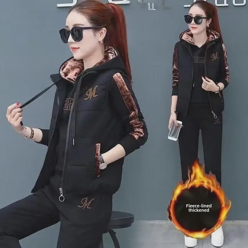 Women's Velvet-Trimmed Winter Hoodie & Jogger Set: Trendy 3-Piece Warm Sportswear.