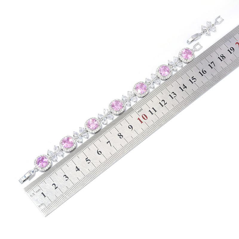 The New Korean Version of Leisure Joker Zircon Bracelet Girls Niche Flowers Luxury and Exquisite.