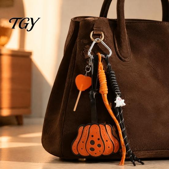 Pumpkin Key Ring Faux Leather Keychain Pendant, Halloween Bag Charm with Rustic Decor Braided Rope, Decorative Accessory for Backpacks Handbags Purse