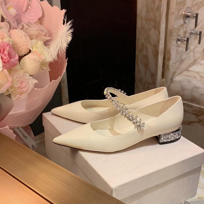 ~ Dîner à Berlin ~ Élégantes petites chaussures pointues étincelantes en diamant avec un imprimé léopard polyvalent à bouche légère