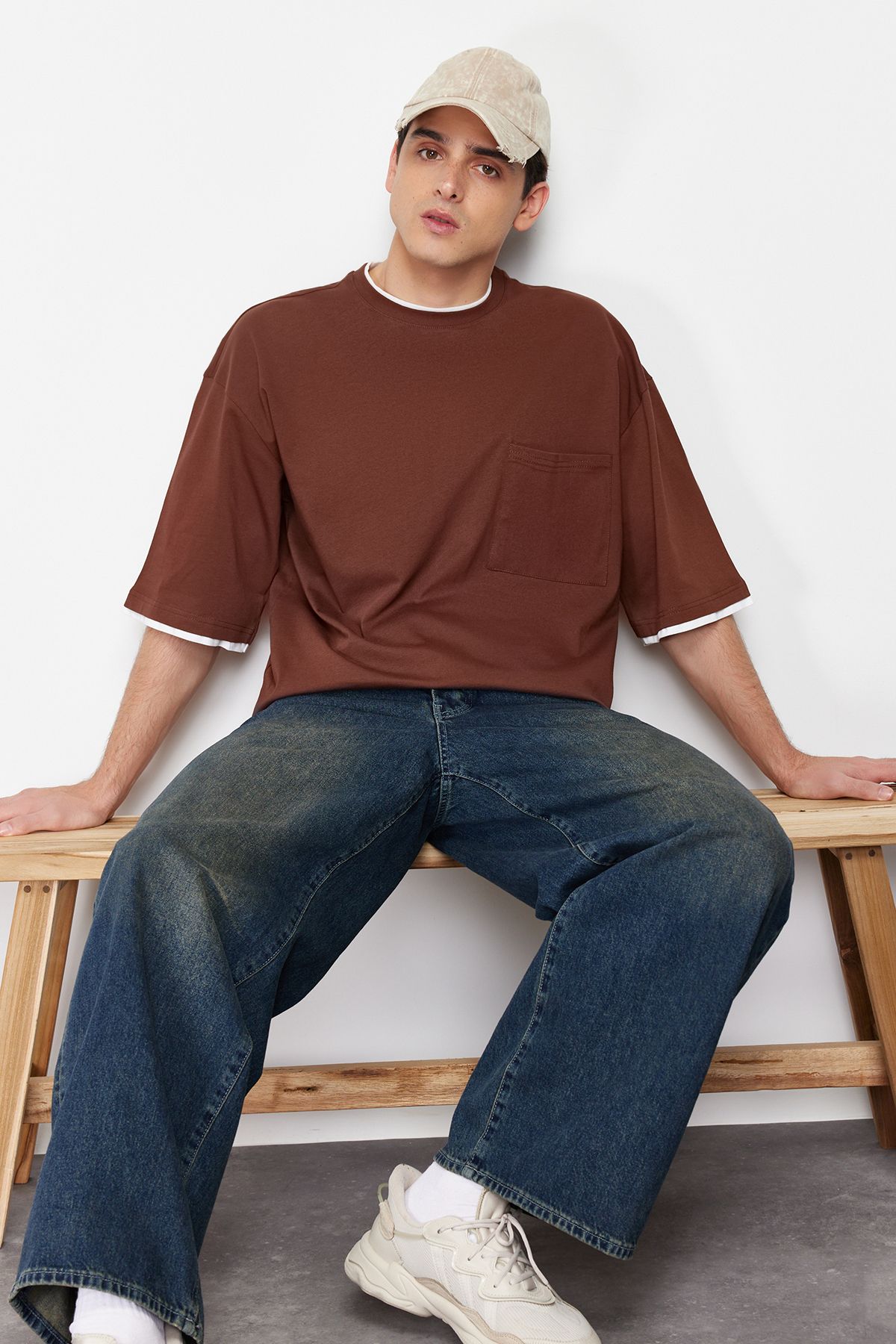 

Men s Fashion New T-Shirt Brown Oversize Pocket Piece Detailed 100% Cotton T-Shirt