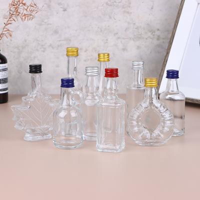1Pc 50ml Home Glass Lead-free Decanter With Cover for Liquor Small Wine Bottle Glass Beverage Bottle Bar Accessories