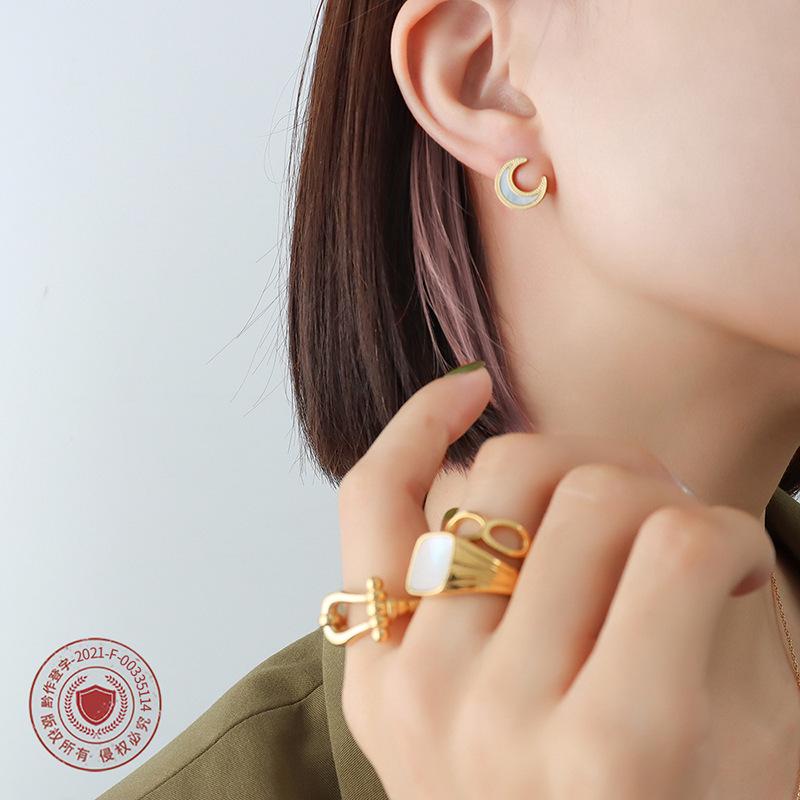 Korean-Inspired Moon White Mother-of-Pearl Jewelry Set: 18K Gold-Plated Titanium Pendant Necklace & Earrings