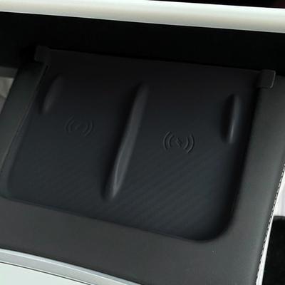Center Console Wireless Charging Mat Silicone Non-slip Waterproof Car Interior Accessories Phone Cordless Charger Pad Cushion for Tesla Model 3/Y