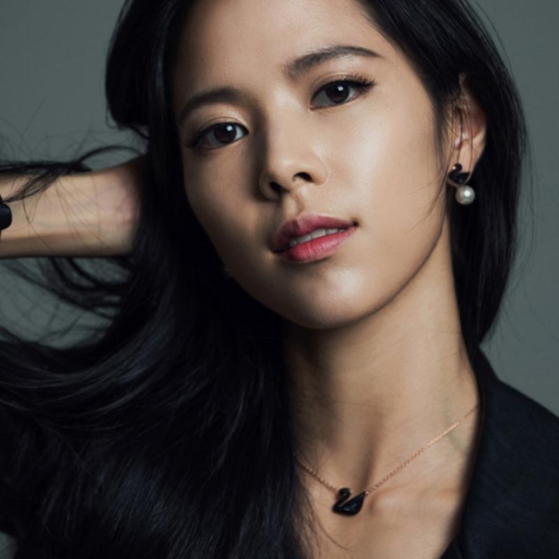 Swarovski [official Product Gift Bag] Rose Gold Black Necklace