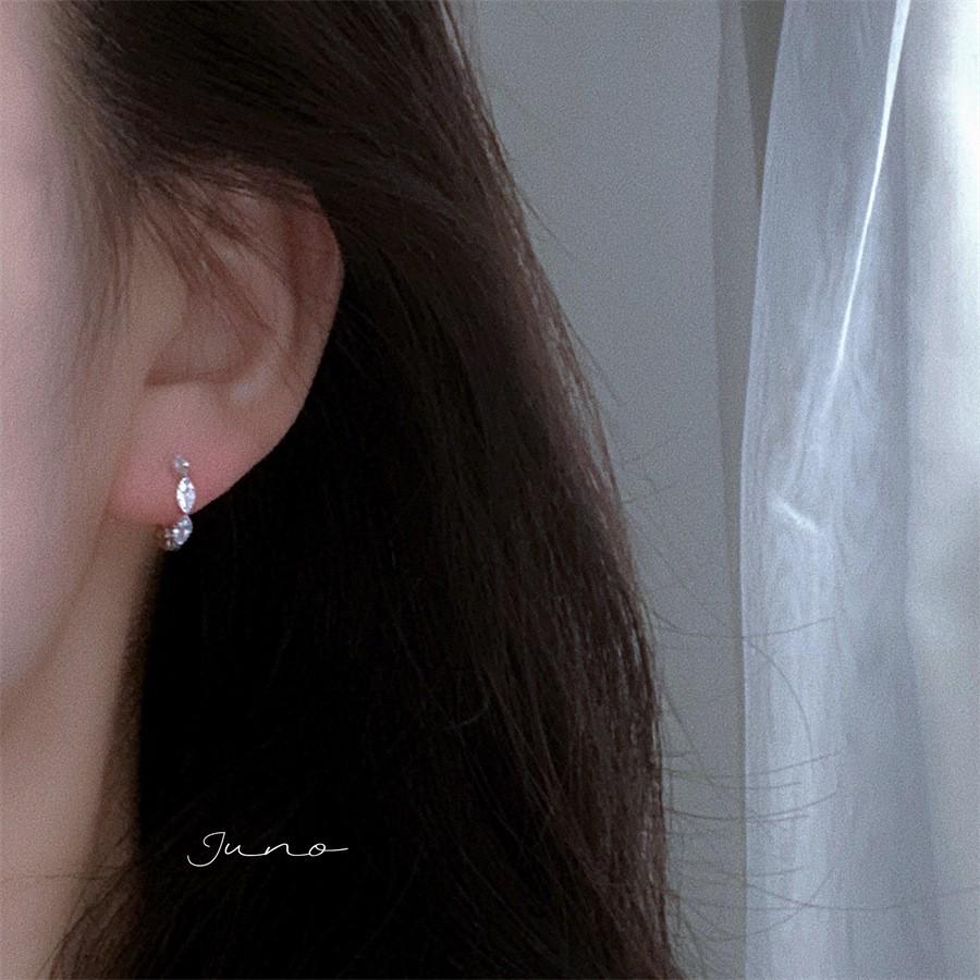 Minimalist Horse Eye Cubic Zirconia Geometric Ear Cuff with Rhinestone Inlay