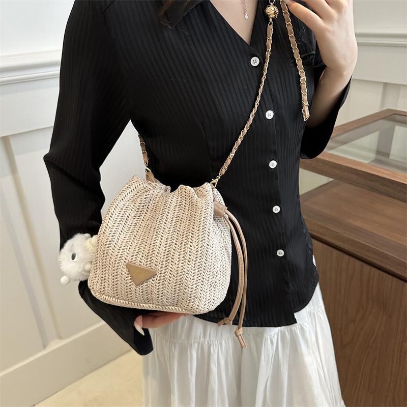 Stylish 2024 Woven Bucket Bag For Women Trendy Street Fashion Small Crossbody