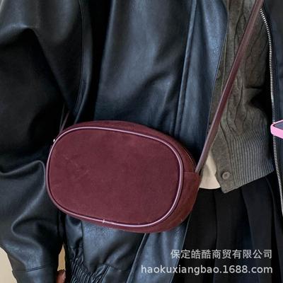 Super Fire Umhängetasche Klein Damen 2025 Neu Trendy Exquisit Premium Retro Schultertasche Wildleder Kleine Quadratische Tasche