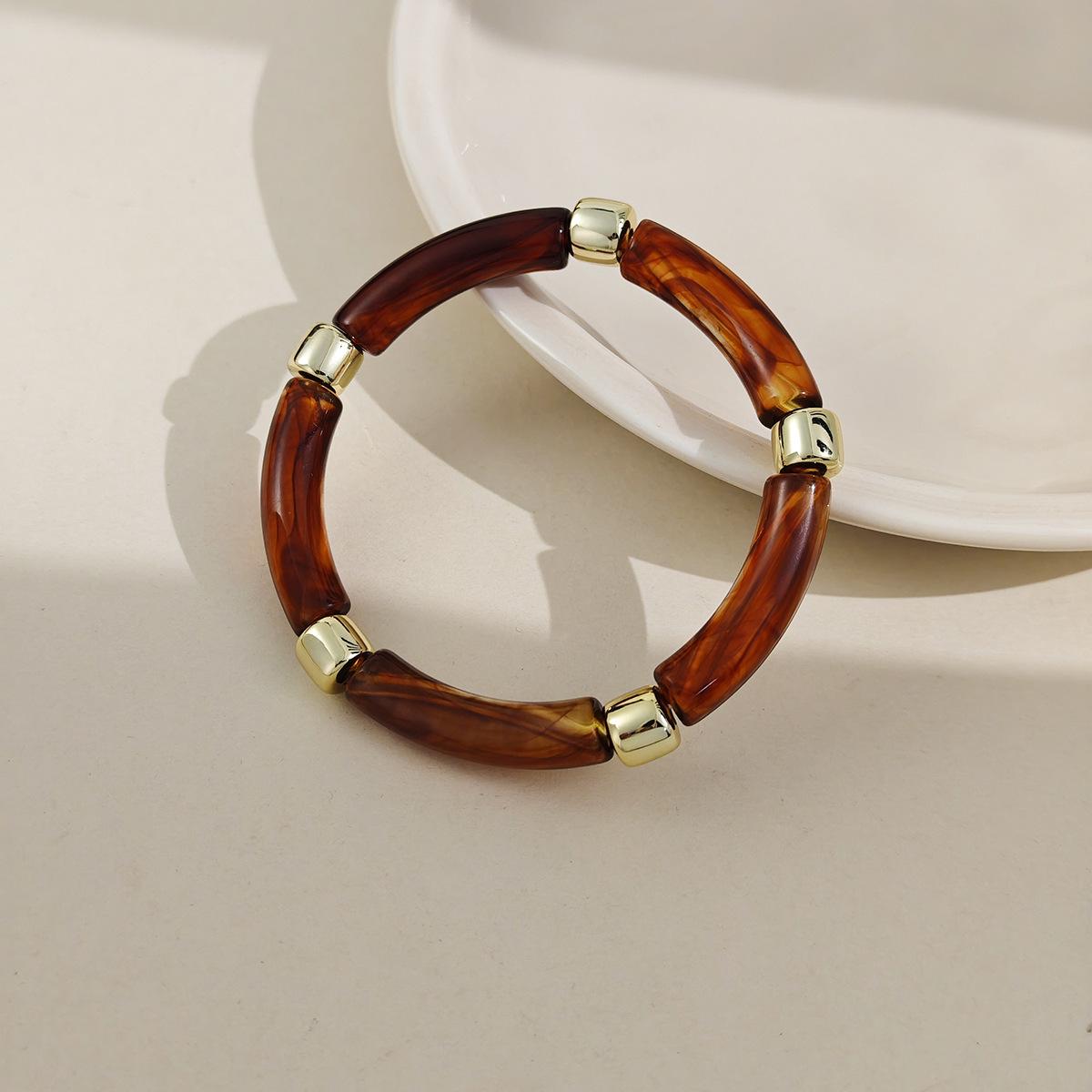Elegant Wine Red Ink Wash Translucent Bracelet: Luxurious, Artistic, and Cool for Women коричневого браслета