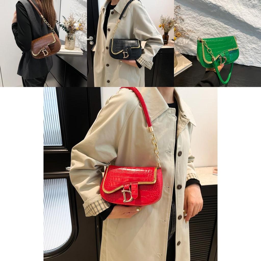 Elegant Shoulder Designer Bag For Women Modern Chain Detail Versatile Handbag Small