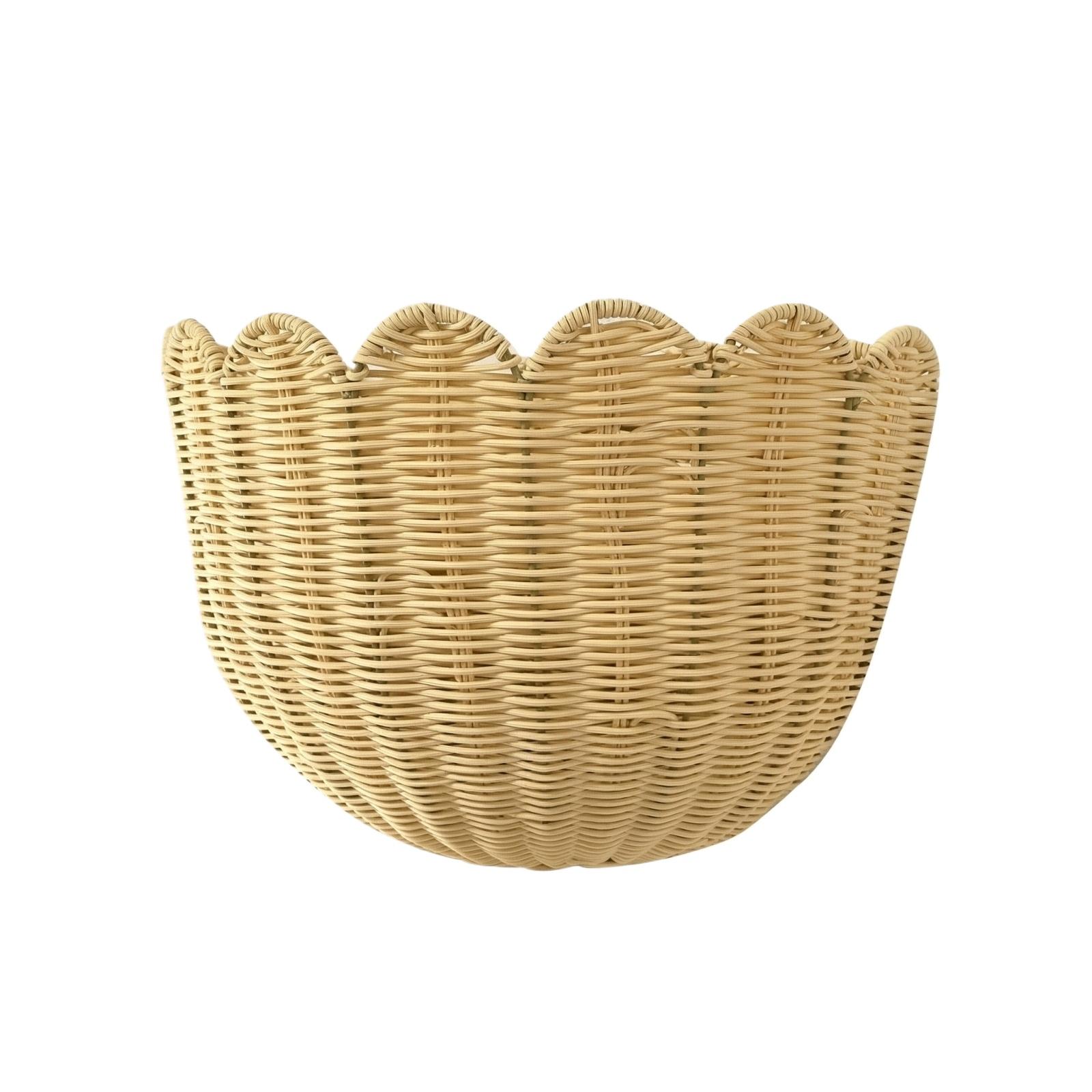 Handwoven Wicker Storage Basket Natural Rattan Decorative Organizer with Scalloped Edge for Home Storage and Display