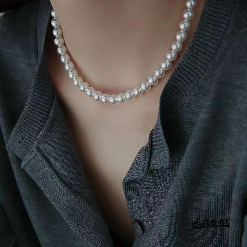 Náhrdelník z bílých perel Shijia - Elegantní, svěží a luxusní řetízek z mušlových perel pro ženy