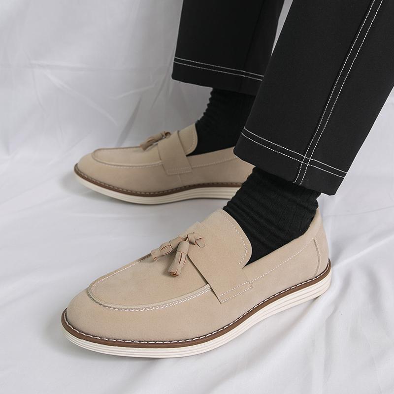 Fashion British Style Men Comfortable Pointed Tassel Loafers for Spring New Men Frosted Leather Breathable Non Slip Casual Leather Shoes