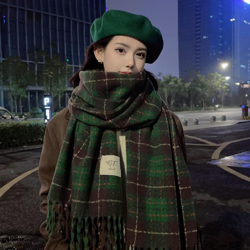 

Festive Red Plaid Tassel Scarf - Korean Style Winter Warmer, Perfect New Year Gift for Women 180*50 cm зелений