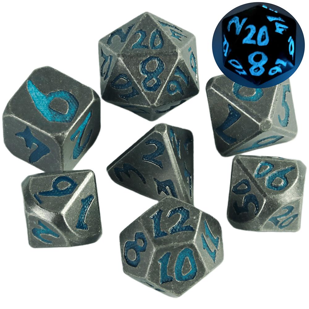 

7 шт. Металлические светящиеся в темноте игральные кости многогранные игральные кости DND набор для ролевых игр хобби праздничный подарочный набор игральных костей синий