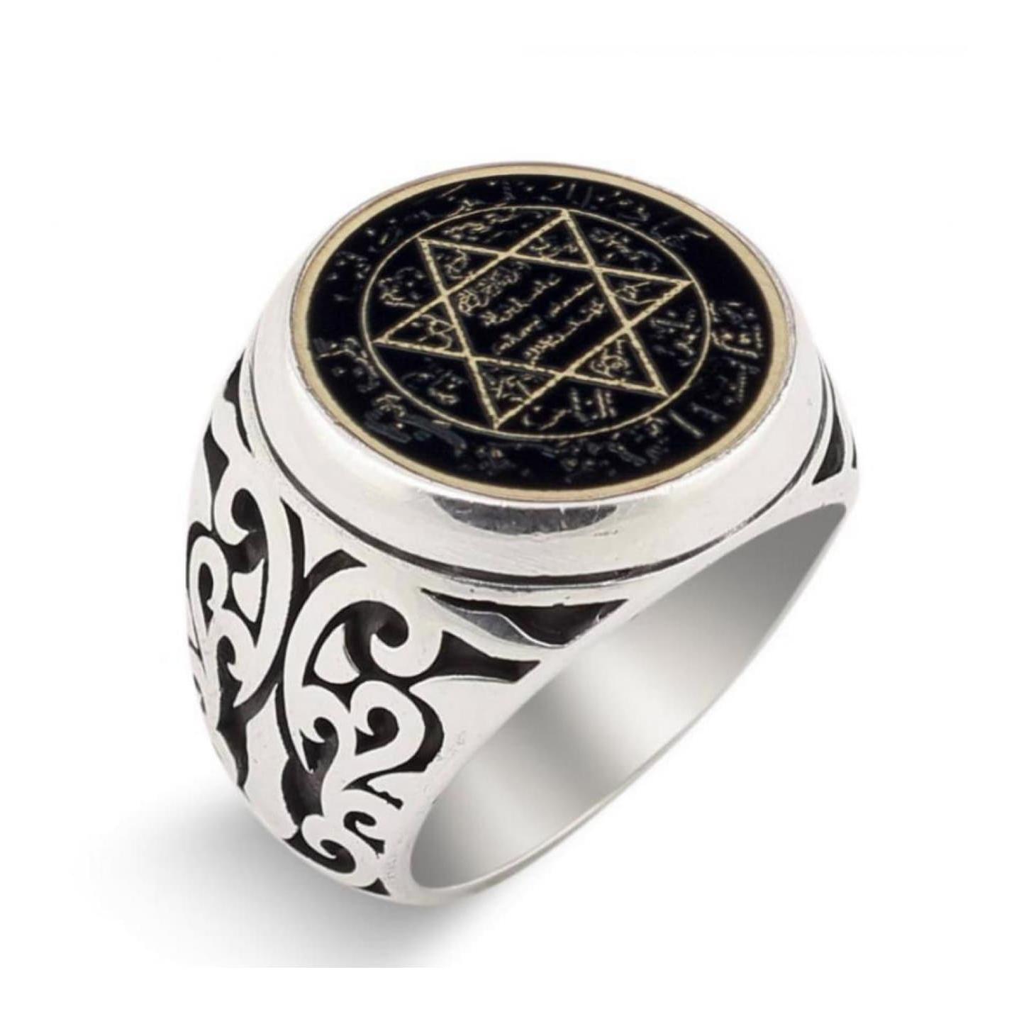 

Кольцо с черной эмалью и узором Печать Соломона