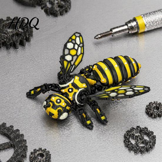 Customizable Poseable Figure 3D Printed Articulated Bee Toy Keychain Ornament Posable Mechanical Creature Model Insect Figurine for Desktop