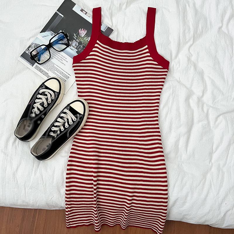 

Женское платье повседневное милое вязаное платье-бретелька в полоску контрастного цвета