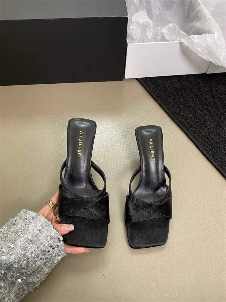 French temperament niche open-toed square head cool slippers women's summer wear one-word thin strap high heels thick heel