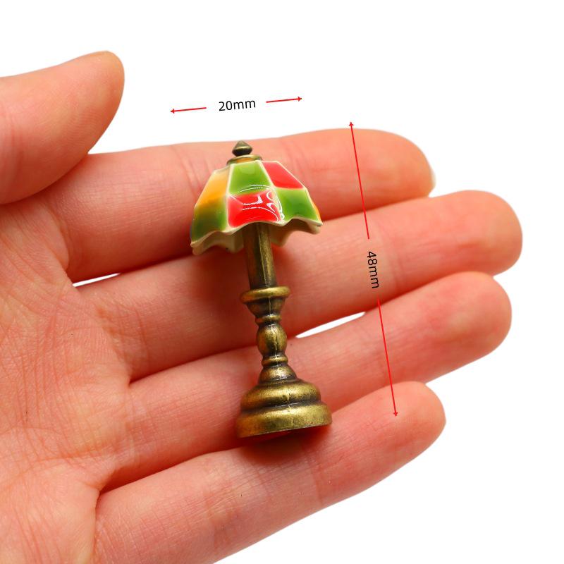 12-Minute Dollhouse Miniature: European Retro Table Lamp for Bedroom or Living Room