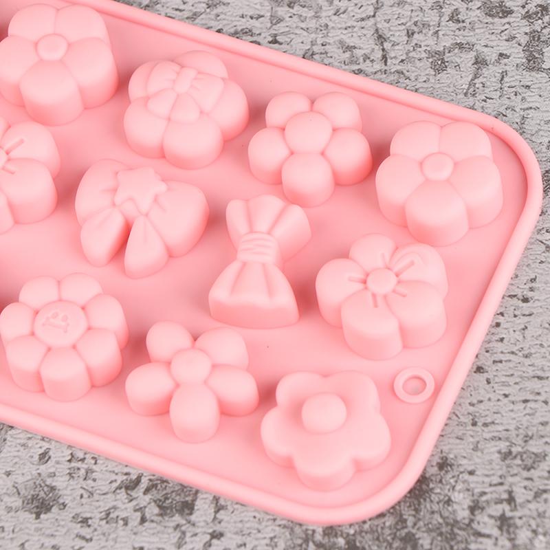 1Pc 18Cavities Flower Bow Tie Silicone Mold Diy Pudding Ice Baking Tools Biscuit Pastry Dessert Fondant Candle Cake Mold