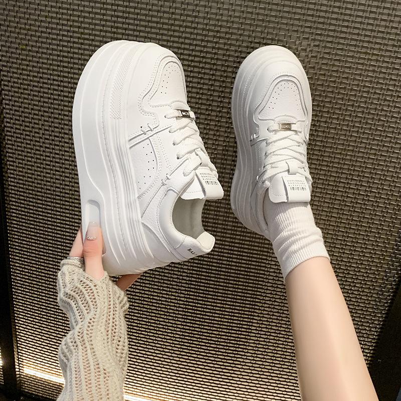 Height-increasing little white shoes women's autumn new thick baseplate shoes versatile small casual sports shoes