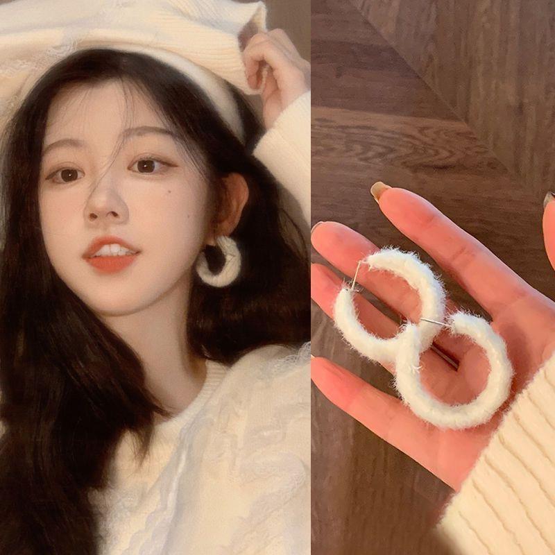 2025 Trendy Large Earrings: Simple, Cool, Versatile - Perfect for Round Faces