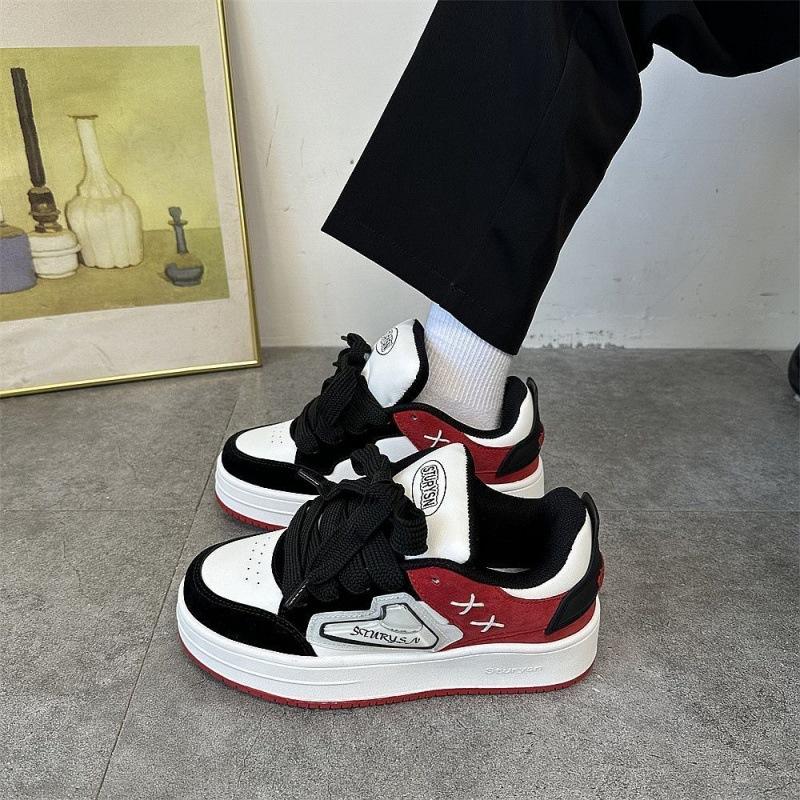 2025 spring new Hong Kong style niche retro black and red platform bread shoes ins student moral training casual board shoes women