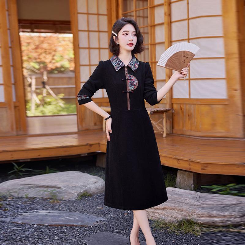 Button dress women's new autumn and winter temperament is thin, fashionable retro improved cheongsam skirt
