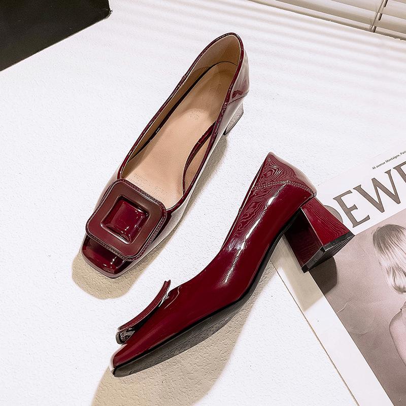 Square head shallow mouth single shoes women's middle heel 2025 new women's shoes spring and autumn French high heels thick heel red wedding shoes