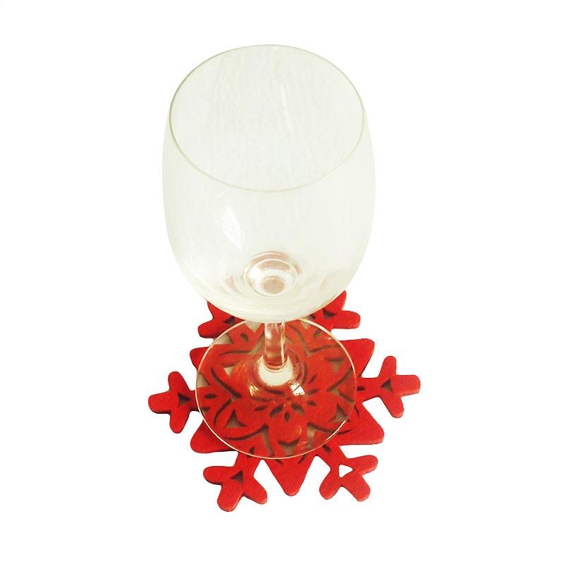 4Pcs/Set Christmas Coaster Christmas Snowflake Coasters Xmas Noel Ornaments Snowflake Coaster Home Kitchen Tabletop Decoration