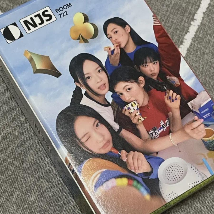 

Nj Newjeans Season s Greetings Photocard