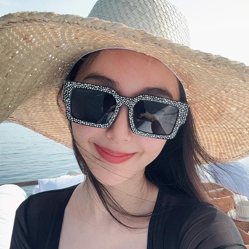 Retro Big Frame Women Square Sunglasses Black Rectangle Cool Men Sunglasses One Piece Designer Sun Glasses for Female Male