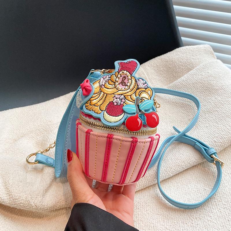 

Women Bag Cute Ice Cream Shape Shoulder Bag Trendy Funny Crossbody Purse Mini Chain Messenger Bucket Girls Phone Pack Designer 8cm8cm22cm