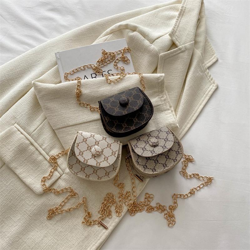 Chain personalized lipstick small bag women's 2024 spring new Korean version simple messenger bag fashionable foreign shoulder bag