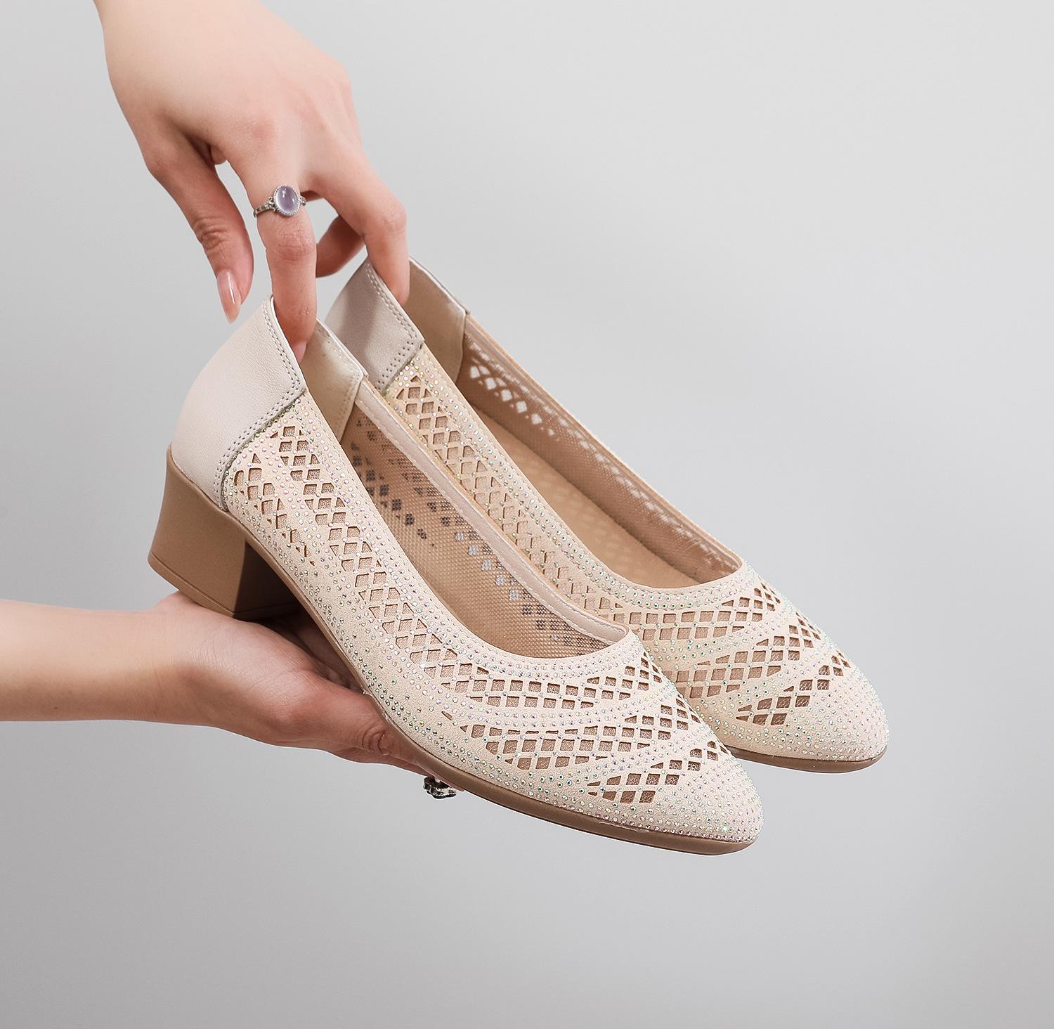 

Summer new leather gauze rhinestone shallow mouth women s single shoes middle heel fashion versatile gauze breathable women s shoes 39 золотий
