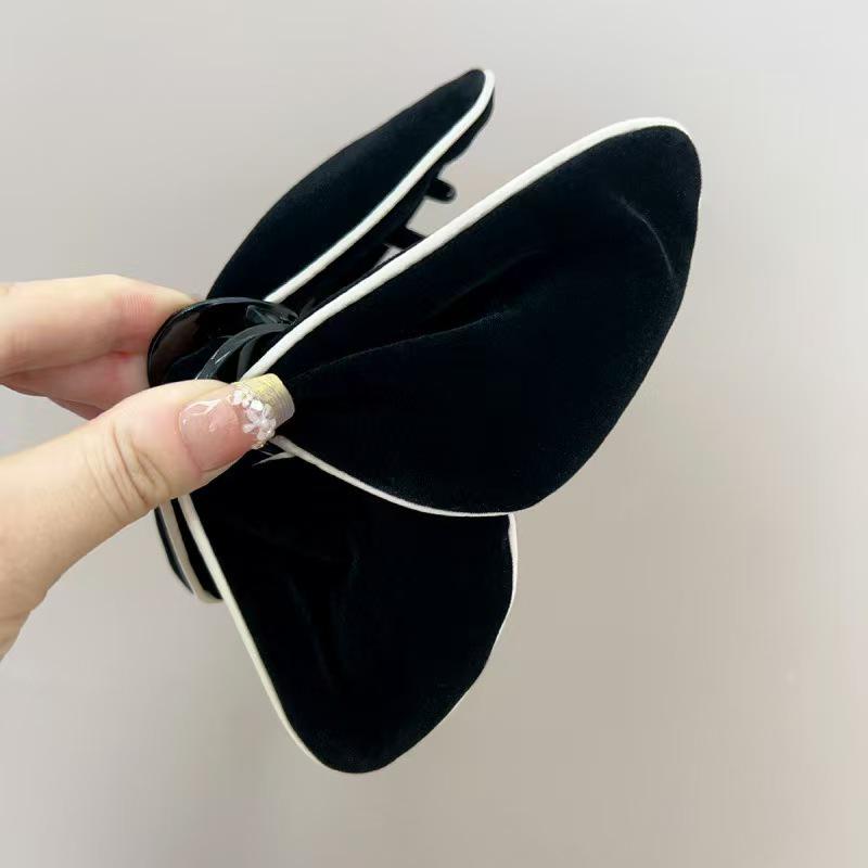 French Velvet Color-Block Triangle Hair Claw - High-End Autumn/Winter Updo Clip