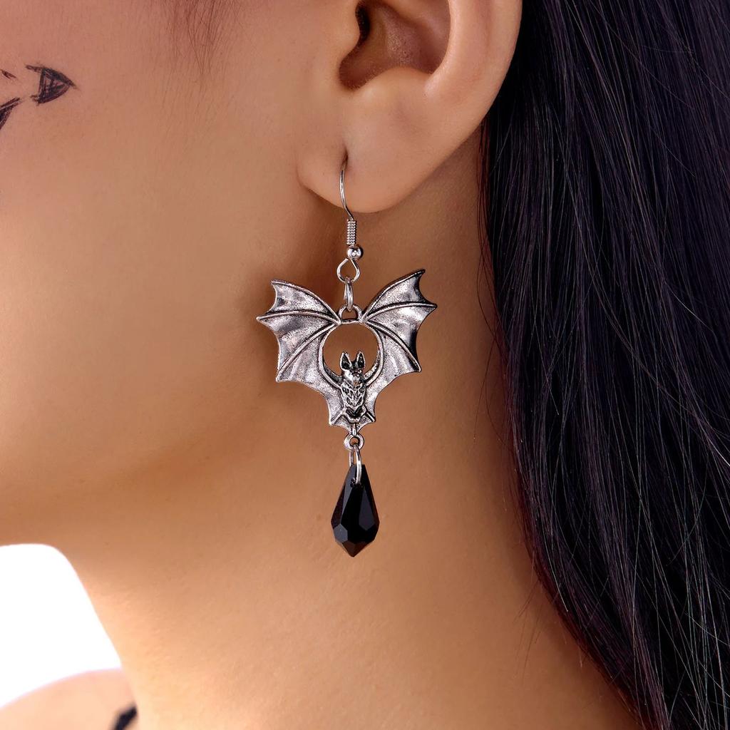 Classic Gothic Vampire Bat Earrings for Women Man Vintage Black Water Drops Crystal Bat Pendant Earrings Jewelry Accessories