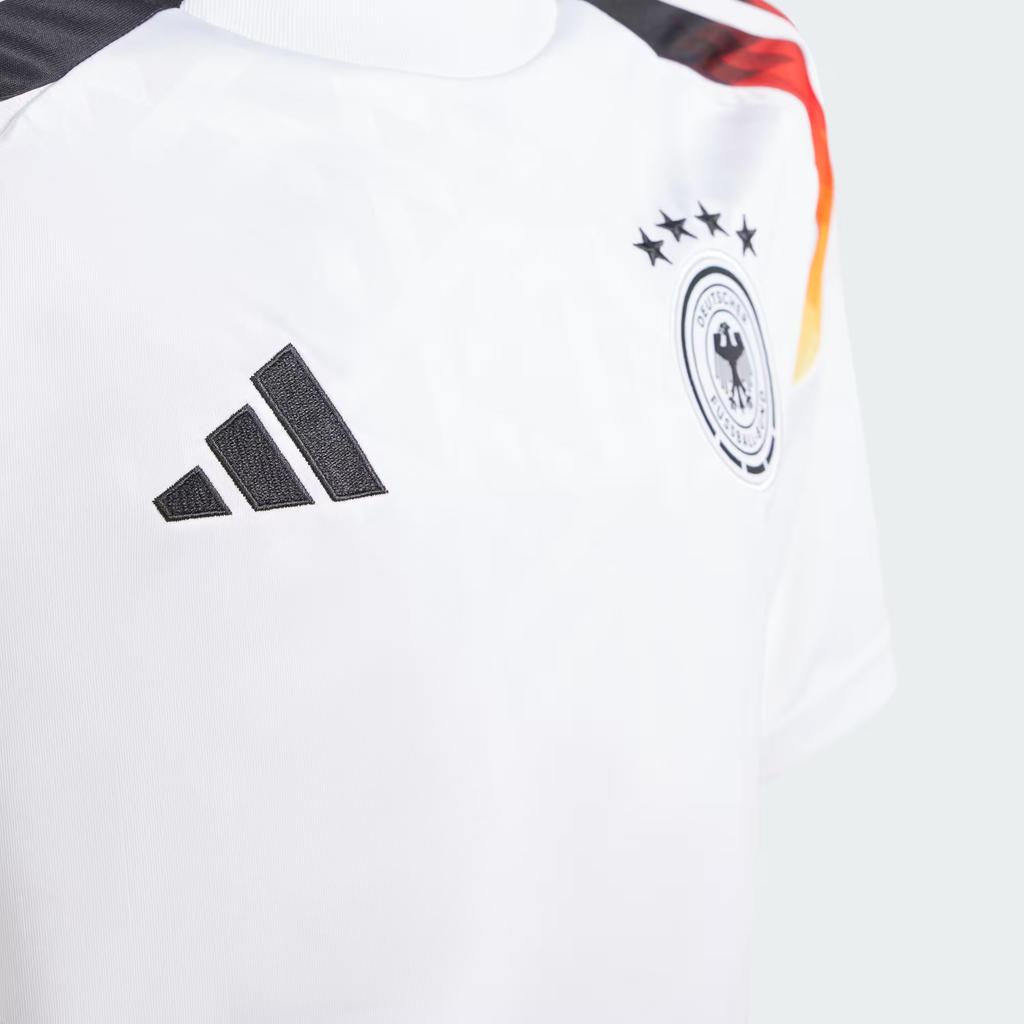 New Adidas Kids T-Shirts IP6130
