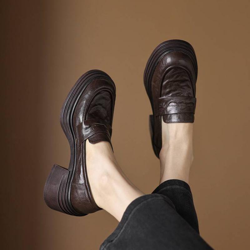 New women's gauntlet sheepskin loafers rubber platform non-slip large size women's shoes round head leather four-season single shoes