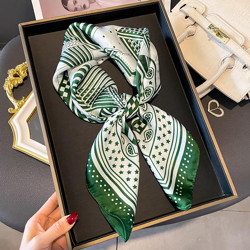 Beach Sunscreen Kerchief Luxury Design Square Scarves Women Popular 70X70Cm Silk Hijab The Four Seasons Headscarf