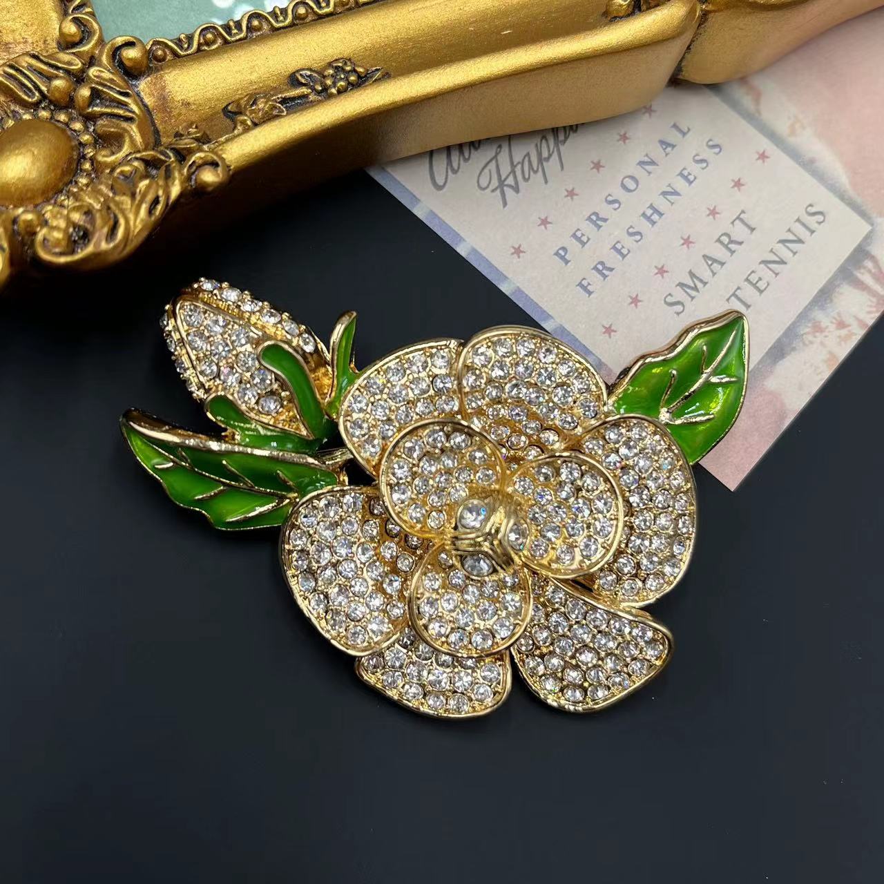 

Женские Мужские Винтажные Броши-Значки с Цветочным Дизайном в Среднем Стиле, Полностью из Кристаллов, Классические Ретро Цветочные Стразы, Булавки для Вечеринки, Банкета