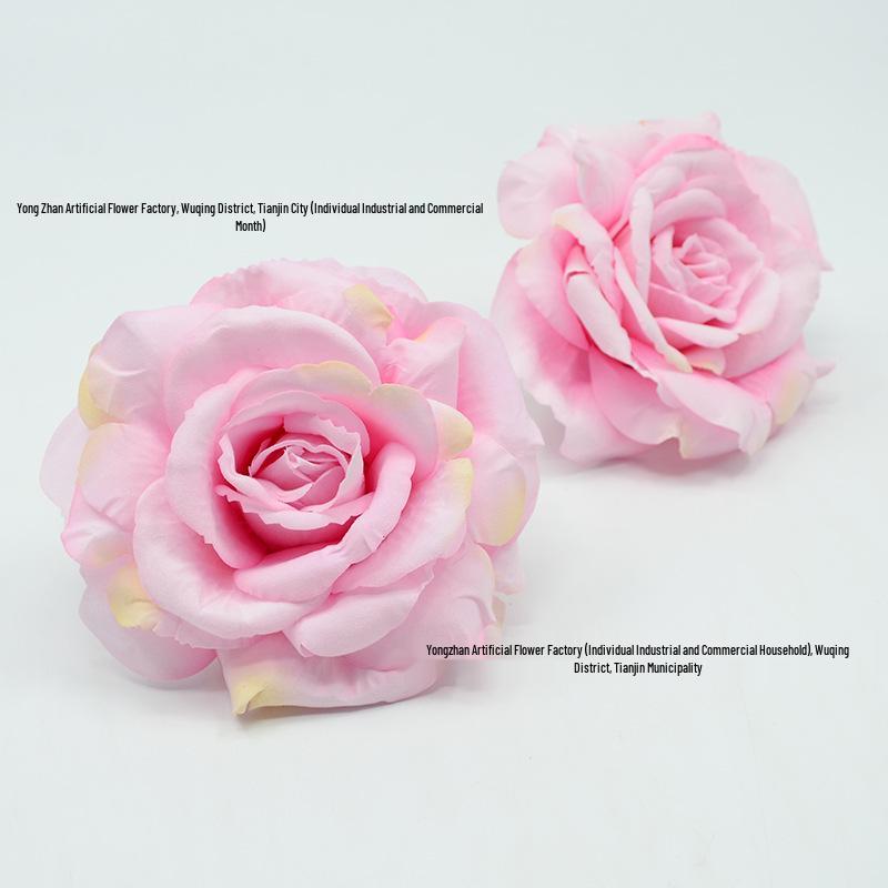 Fiori di Rosa in Velluto 15cm per Decorazioni Matrimoniali e Composizioni Fai da Te