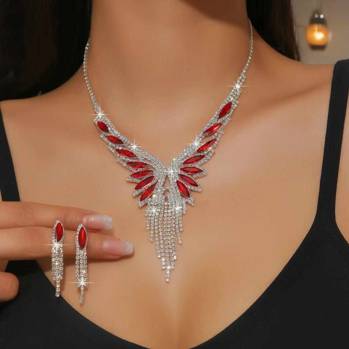 

Весільні аксесуари, намиста, сережки, ювелірні набори, банкетні сукні, ланцюжки, модні та універсальні темпераментні аксесуари іспанська темно-червоний колір