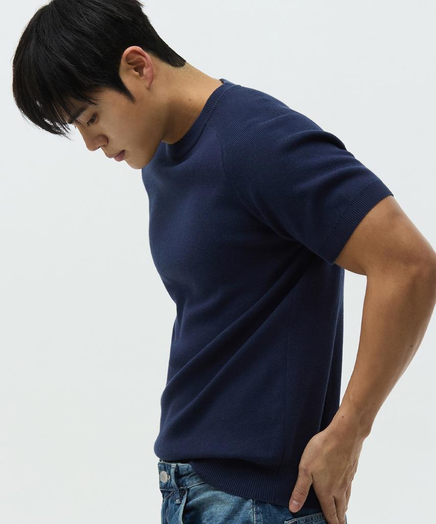Michikoleondeonseupocheu Saddle Round Muscle Fit Knit Navy