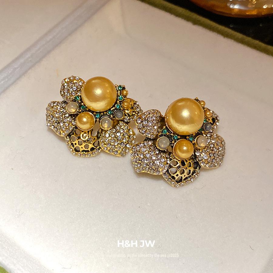 Medieval vintage silver needle with diamonds pearl flower stud earrings exquisite light luxury earrings niche high-end earrings women